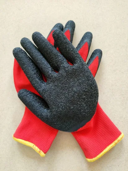 ニット裏地と波形ラテックスコーティングを施した赤色のポリエステル作業安全手袋